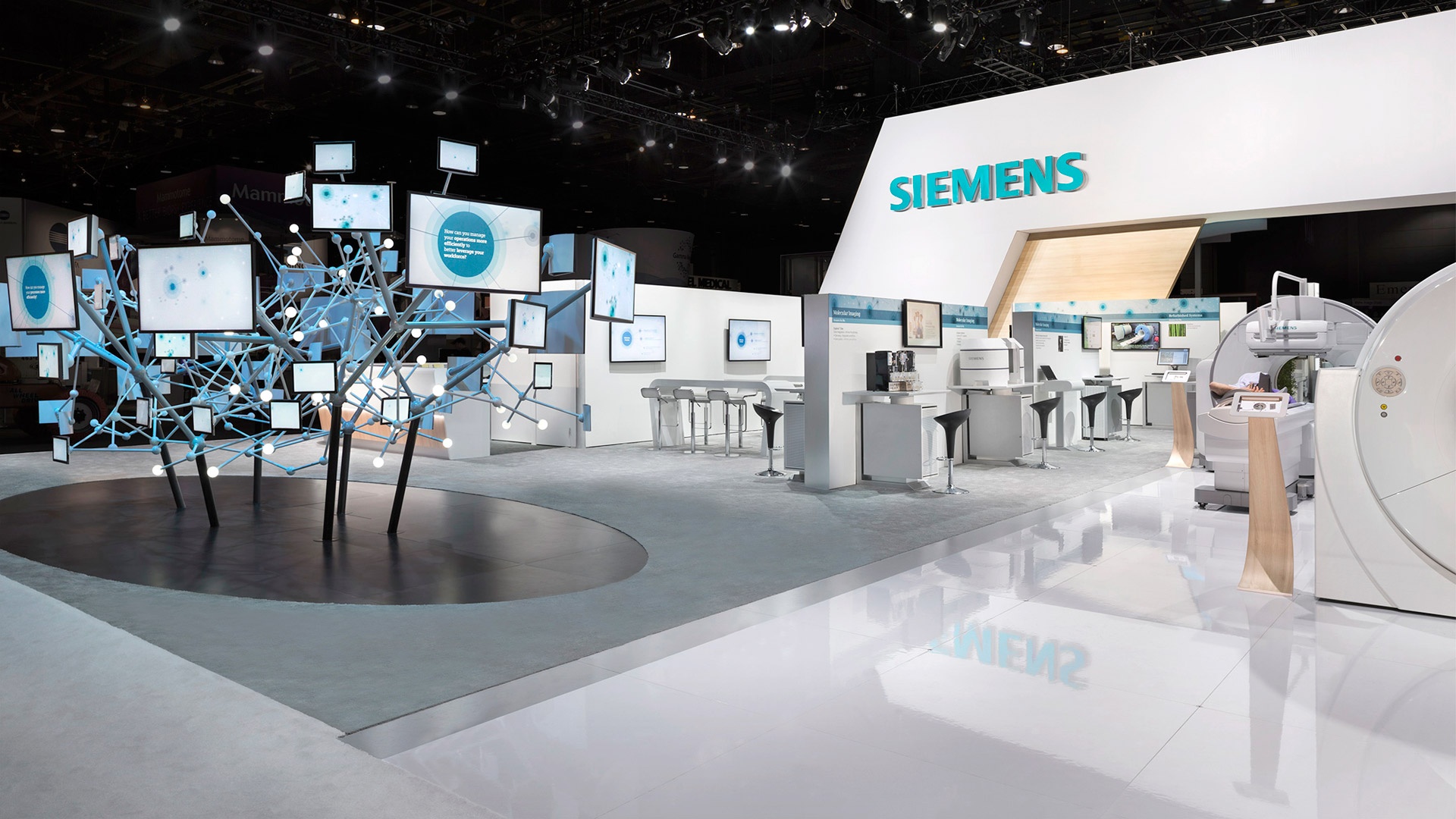 Multimedia Messestand Siemens Healthcare